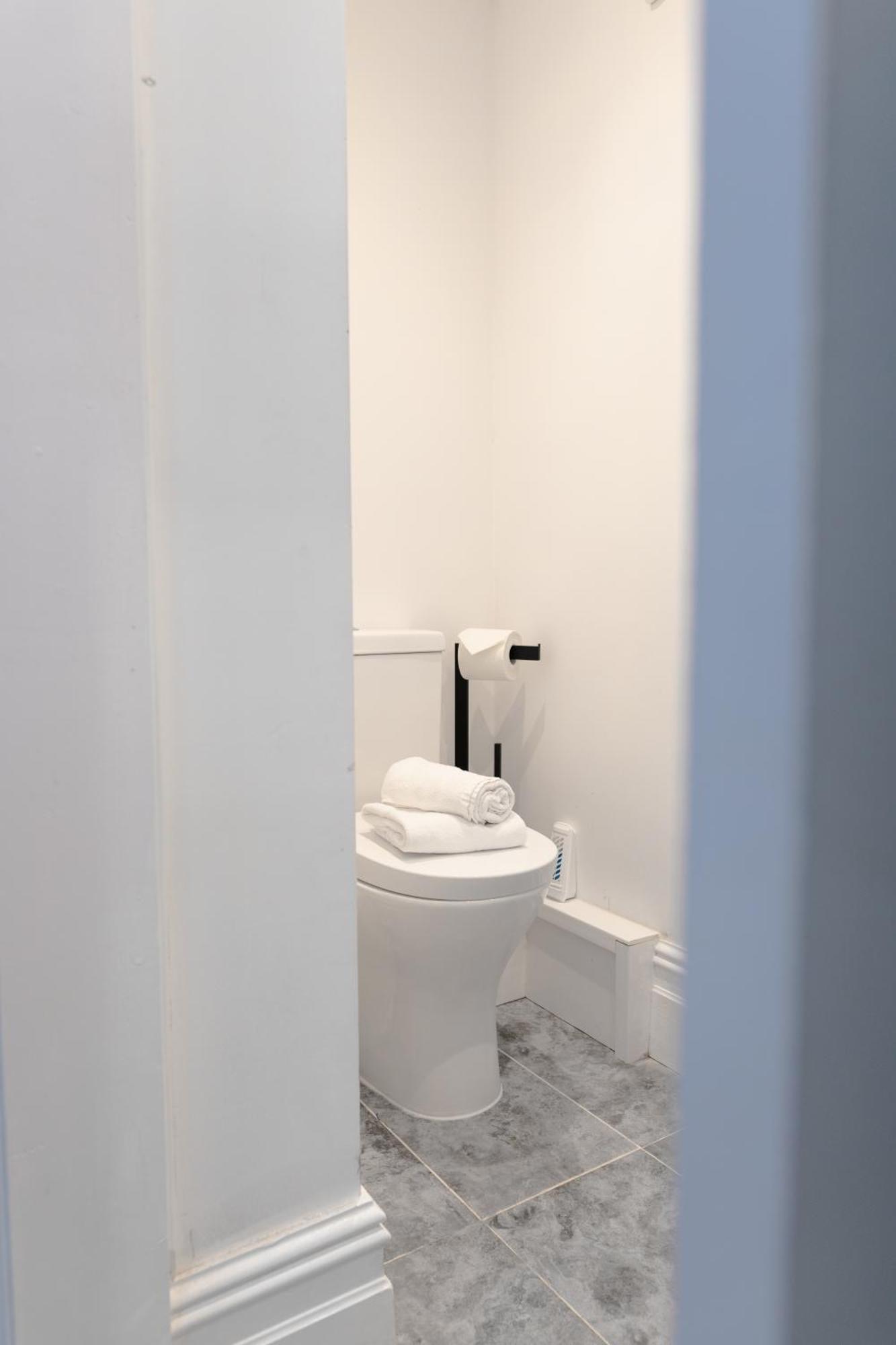 Bay City Studio Apartments Cardiff Luaran gambar